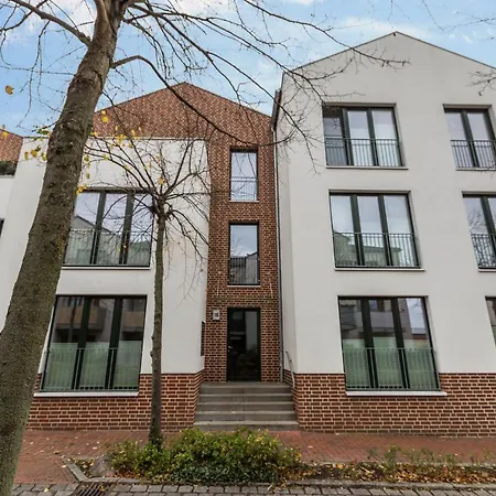 Buesumperle Weiss 아파트 *